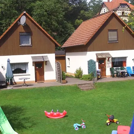 Kinderfreundliches-ferienhaus-mit-grosser-spielwiese Holiday home *