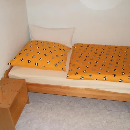 Holiday home Kinderfreundliches-ferienhaus-mit-grosser-spielwiese *