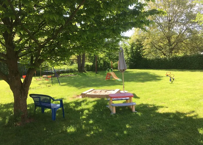 Kinderfreundliches-ferienhaus-mit-grosser-spielwiese * Marktgraitz