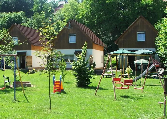 Kinderfreundliches-ferienhaus-mit-grosser-spielwiese 別荘 *
