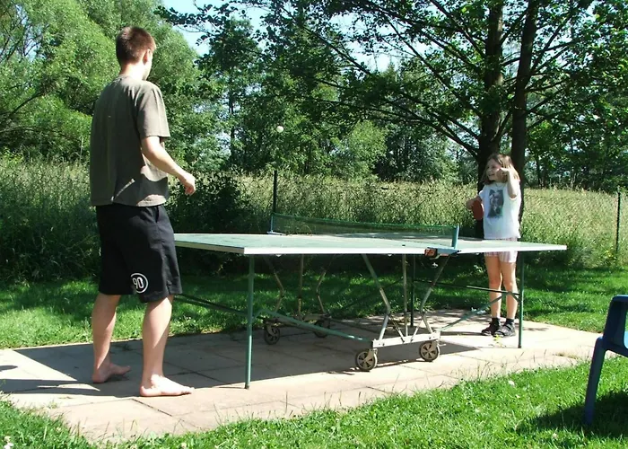 Kinderfreundliches-ferienhaus-mit-grosser-spielwiese